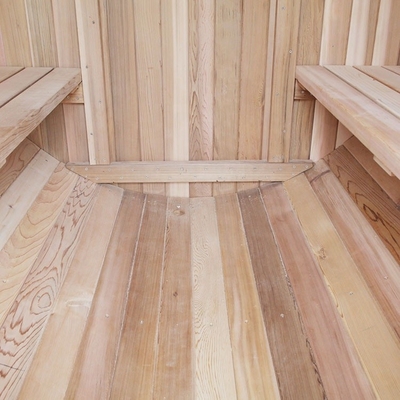 Catégorie claire Cedar Barrel Sauna rouge 4Person 6kw sans porche pour les saunas extérieurs