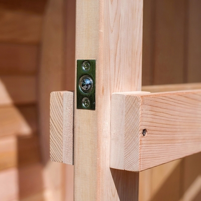 Catégorie claire Cedar Barrel Sauna rouge 4Person 6kw sans porche pour les saunas extérieurs